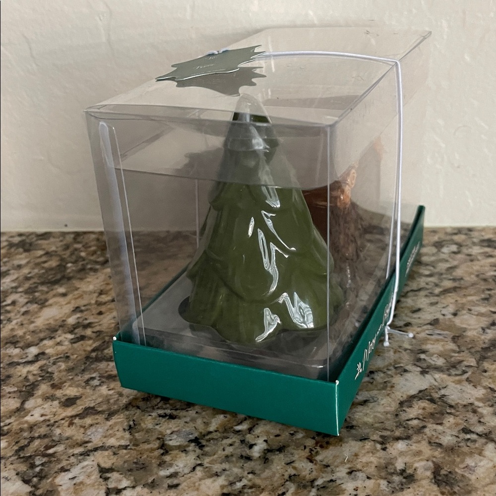 Cabin & Tree Salt & Pepper Set NEW - Picture 2 of 3